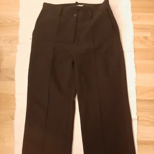 Kostymbyxor från DesignBySi - Storlek 40 