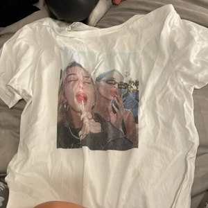 tröja - säljer denna jätte fina tröja från LUXE som är slutsåld och kostade 400 kr❤️ säljer den för 100 kr utan frakt❤️