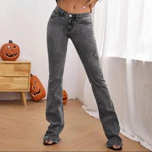 Snygga svarta jeans! Aldrig använda, endast testade, superstrechigt material❤️ Köparen står för frakten 