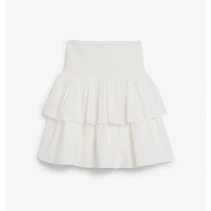 Kapphal kjol - Vit volang kjol i bra skick ❤️ skriv för fler bilder