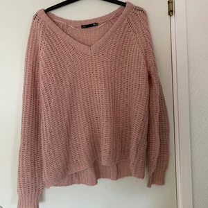 Stickad tröja - Gammelrosa stickad tröja med v- ringning