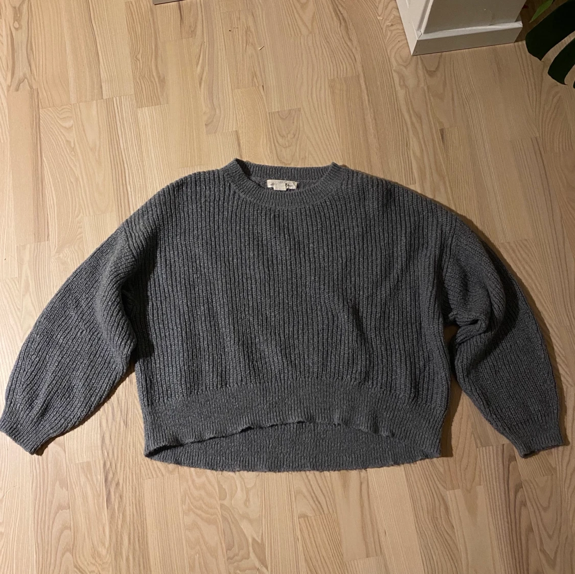 Grå stickad tröja - 91