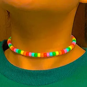 Super fin halsband, det ser ut o se tajt ut men dock är den inte tajt 🥰