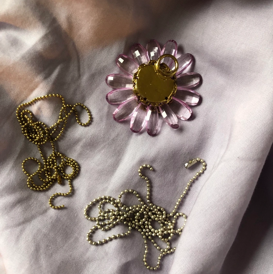 Berlock och tillhörande kedjor - 90