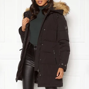 Hollies Subway Jacka - En svart populär Hollies ”Subway” jacka i storlek 36/S till salu. Nypris 4200kr men säljer den för ett mycket billigare pris. Jackan är endast använd 3 gånger, helt ny och fräsch och i bra skick. Ps, kan fraktas också! 