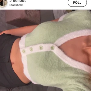 Topp - Såå fin grön/vit topp, lånad bild. Den är i M men liten i storlek (hade passat XS-S)