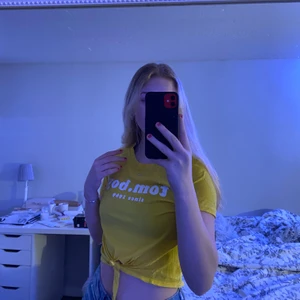 T-shirt men tryck - Aldrig använd! Storlek XS men passar S också. Priset kan diskuteras och köparen står för frakten:)