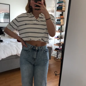 Ralph Lauren Tröja - Super cool ralph lauren tröja jag köpt sencond hand på urban outfitters, knappt använd av mig men har några fläckar (som går att få bort om man försöker!)