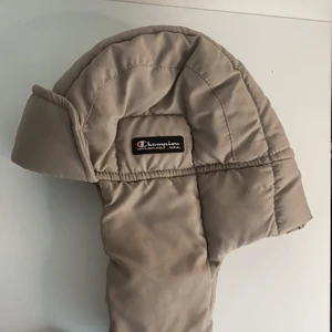 Champion - detta är en gammal. Den frakt är 25 kr🥰