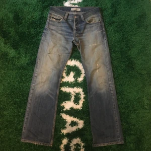 Levis jeans 512 bootcut blue - Size: W 32 L 34. Waist 43 cm. Length 112 cm. Leg width 24,5 cm. Condition 6/10. 150 sek / 15 €. Buyer pays the shipping cost. For more information please go visit @xhibitshop on instagram.