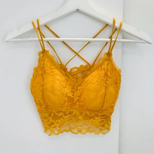 Bh topp - ALDRIG ANVÄND. Säljer pga fel storlek.