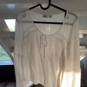 Fin sommartröja💞💞 - Säljer en super fin tröja perfekt till sommaren💞💞endast använd ett fåtal gånger och ser ut som ny💞💞