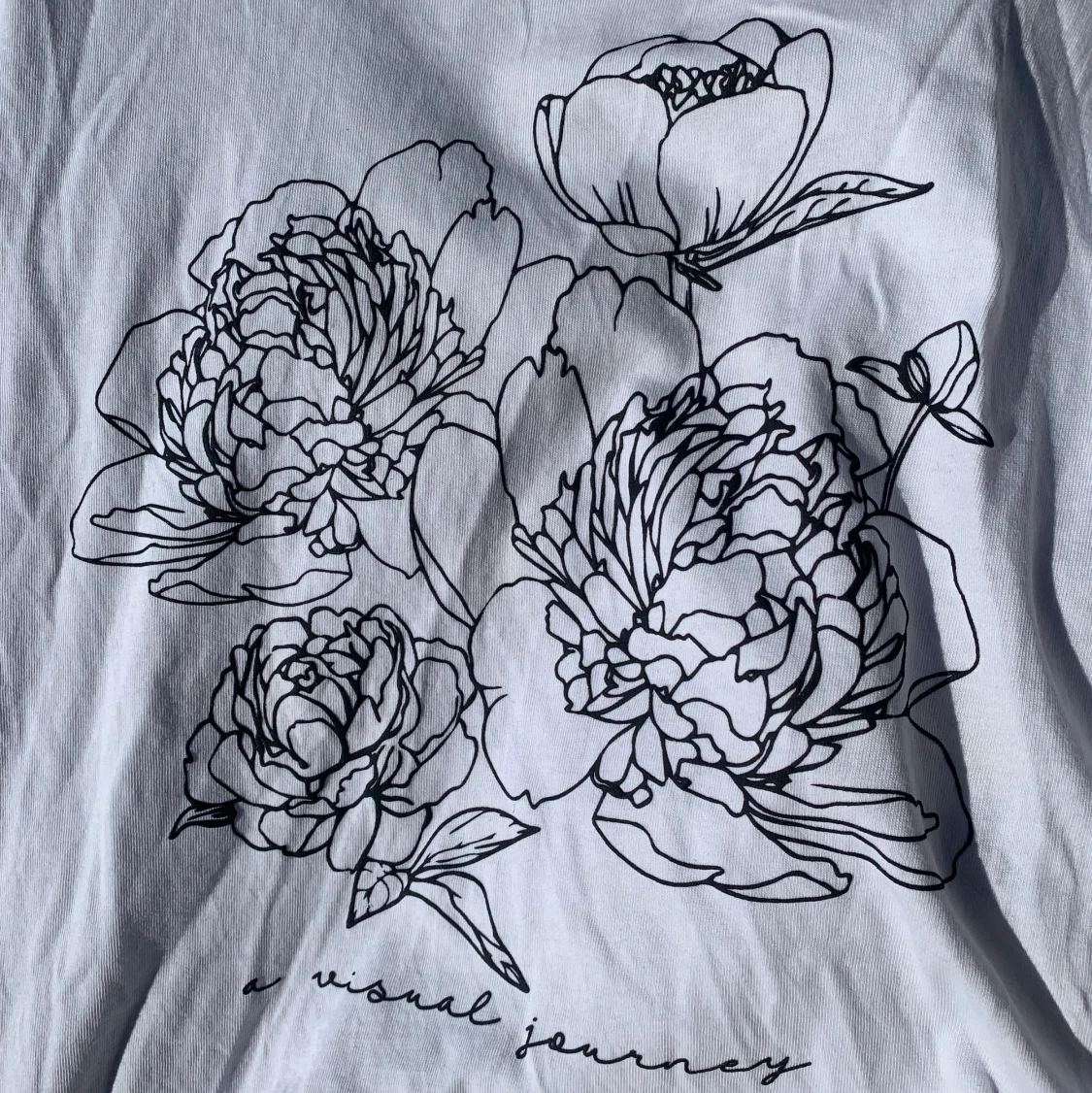 T-shirt med blommor - 90