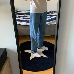 Jeans Levis 34/34  - Levis premium jeans inte trasiga eller slitna. Mycket snygga. kan gå ner i pris vid snabb affär