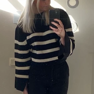 Gina tricot  - Säljer denna super fina tröja från Gina i storlek s❤️❤️❤️