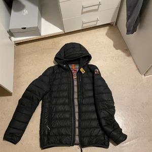 Parajumper jacka - Storlek S bra skick buda trade ör också intressant 