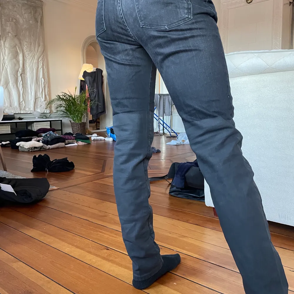 Jättefina jeans från Dagmar, aldrig använda! Köpta i Barcelona för ett par år sedan. Står storlek 40 men mer 36/38! . Jeans & Byxor.