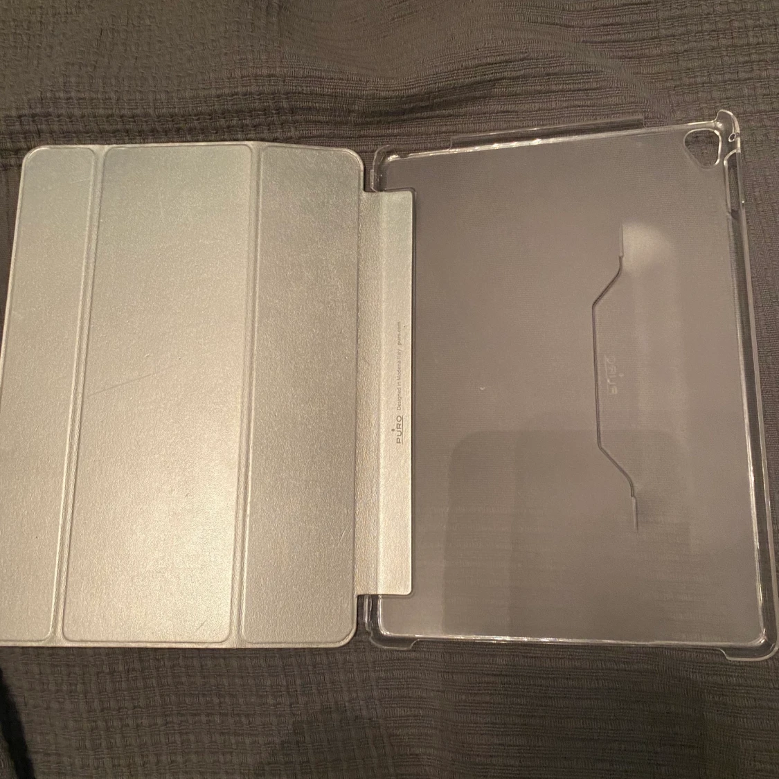 Silvrigt iPad skal  - 91