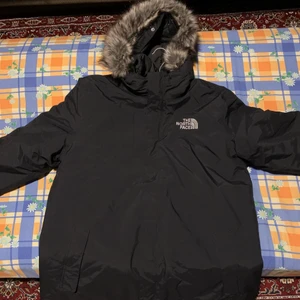 Helt ny oanvänd  - Säljer den för att det lite stor på mig 