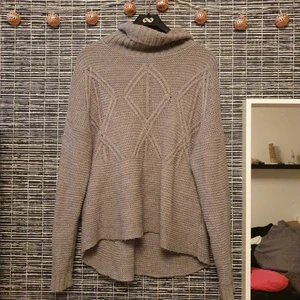 Stickad tröja - Stickad tröja med polokrage