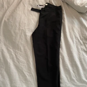 Kostymbyxor  - Kostymbyxor i storlek 40. 60 kr + frakt💕