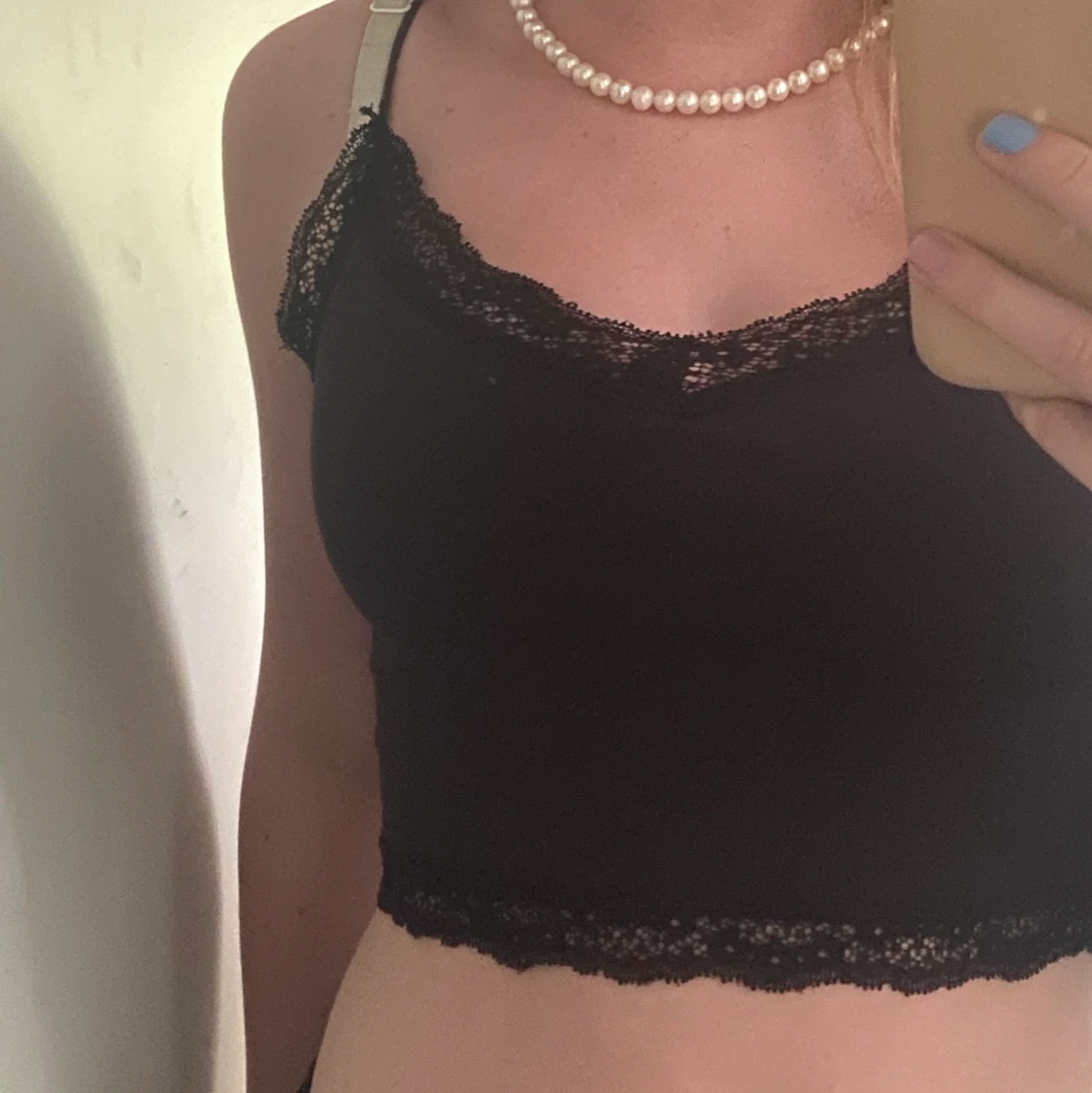 Svart croptop med spets