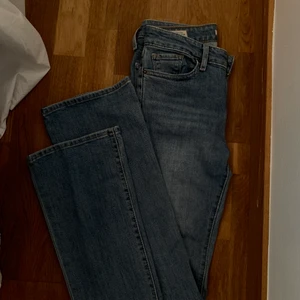 LEVIS bootcut - Bootcut jeans från Levis, mycket bra skick