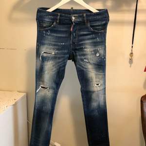 dsquared2 jeans storlek 44/ S bra skick, kvitto finns 