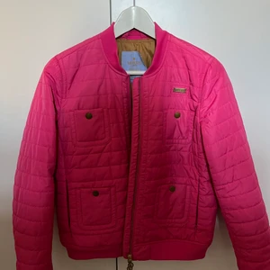 Jacka rosa Morris strl:S  - Knappt använd, i fint skick.