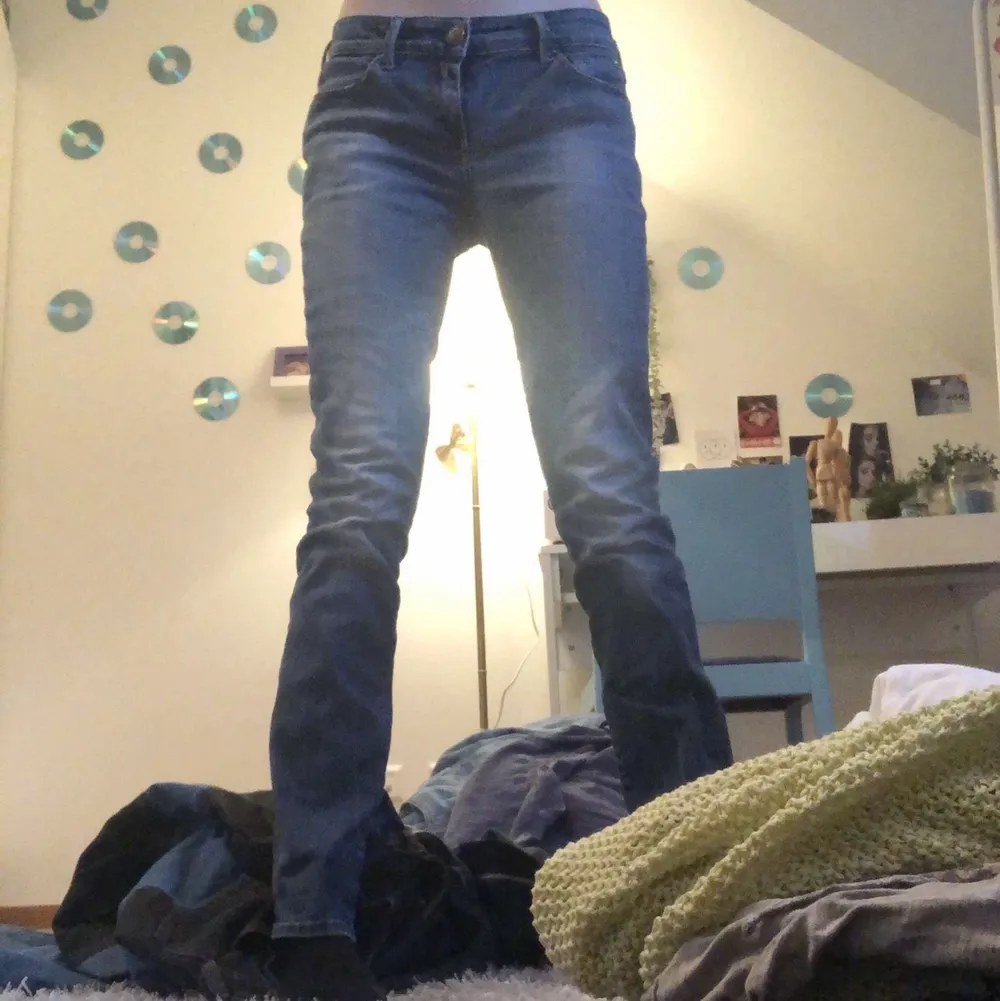 Älskar dessa jeans så så mycket men jag använder dom aldrig längre tyvärr :( 💙. Jeans & Byxor.