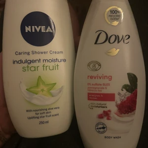 Säljer två duschgel - En är från nivea, andra är från dove. Kontakta mig om ni har frågor