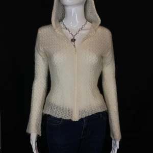 Kofta  - Supersnygg zip up kofta från Impuls x H&M, storlek M. Tunn och lite genomskinlig, 45% mohair, 25 akryl & 30% polyamid. Kliar lite så en tröja under passar bra. Fri spårbar frakt. 