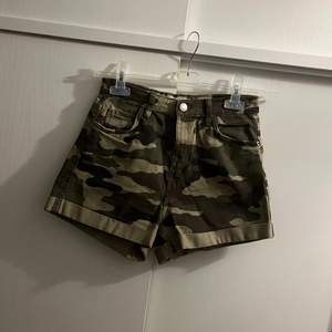 Säljer oanvända shorts från Bershka pga felköp av storlek:-)