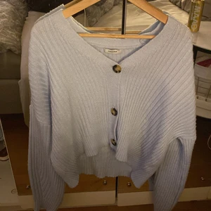 Tröja - Säljer dena blåa tröja, i onesize, säljer för 120+frakt