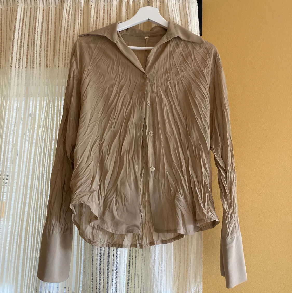 Fin beige skjorta! - 90