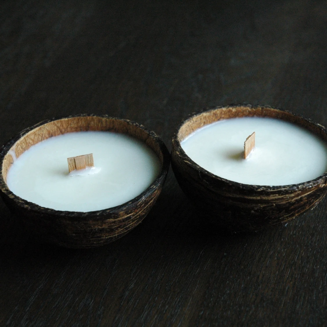 BRIGHTBOWL UF- Doftljus i kokosnötsskal