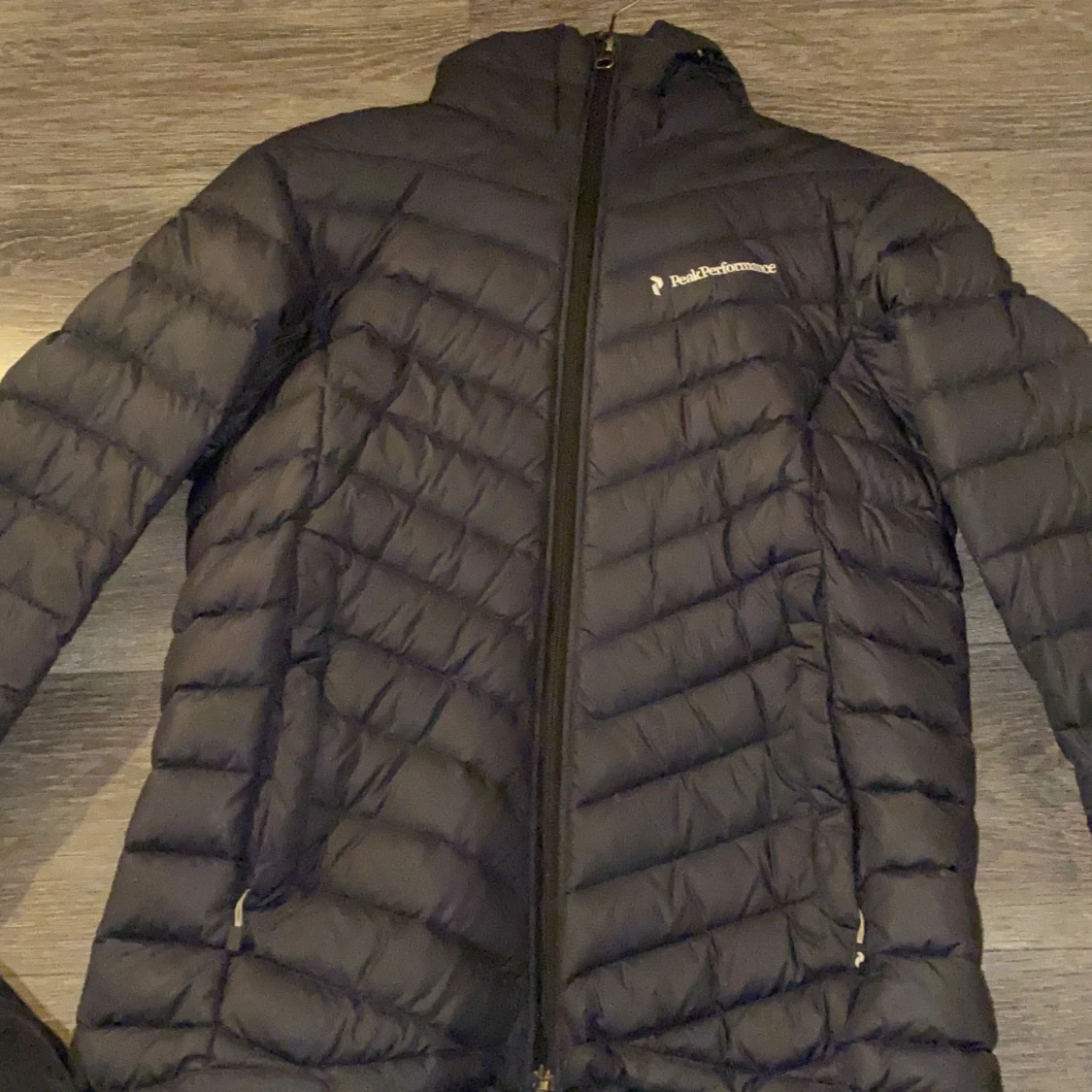 Peakperformance dunjacka storlek M