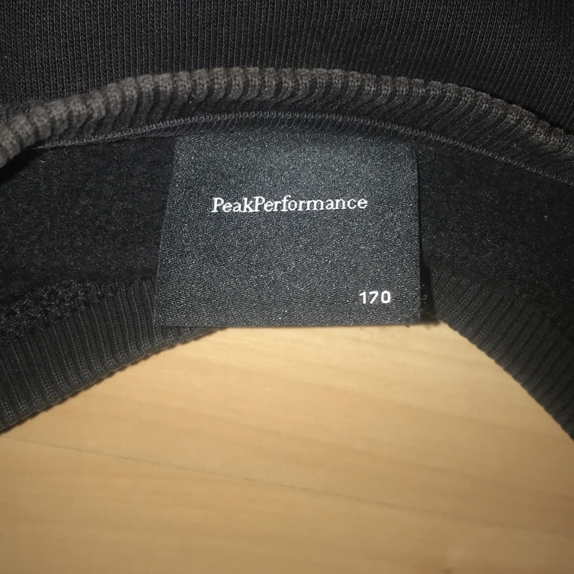 Peak performance tröja stl s