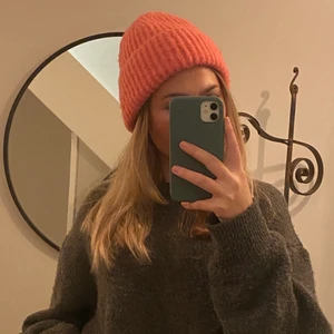 Mössa - Jätte fin rosa mössa, den är i bra skick och knappt använd.💞