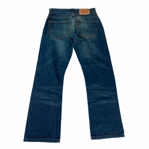 LEVIS 512 BOOTCUT - STORLEK: 28/34 | Midjemått: 33cm | Innerbenslängd: 67cm | Fit: bootcut| Modell: 512 |  🔮ERBJUDER ALLTID SAMFRAKT OCH MÄNGDRABATT. PS! ALLA PRISER ÄR FÖRHANDLINGSBARA🔮