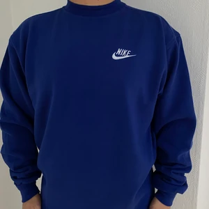 Nike - Helt ny i storlek S. Det är ett unisex tröja och kan därför användas av båda könen