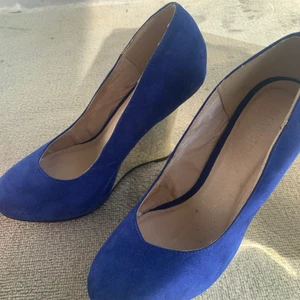 Klackar - Pågrund av flytt så säljer jag mina klackar billigt!