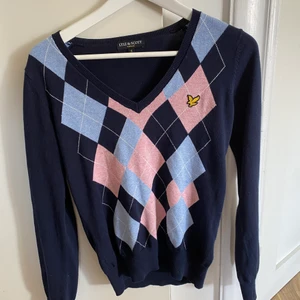 Lyle&scott tröja  - Super snygg och trendig lyle&scott tröja!! storlek S, 150 kr inklusive frakt! bra skick!