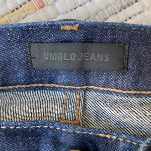 Mörka snygga jeans 