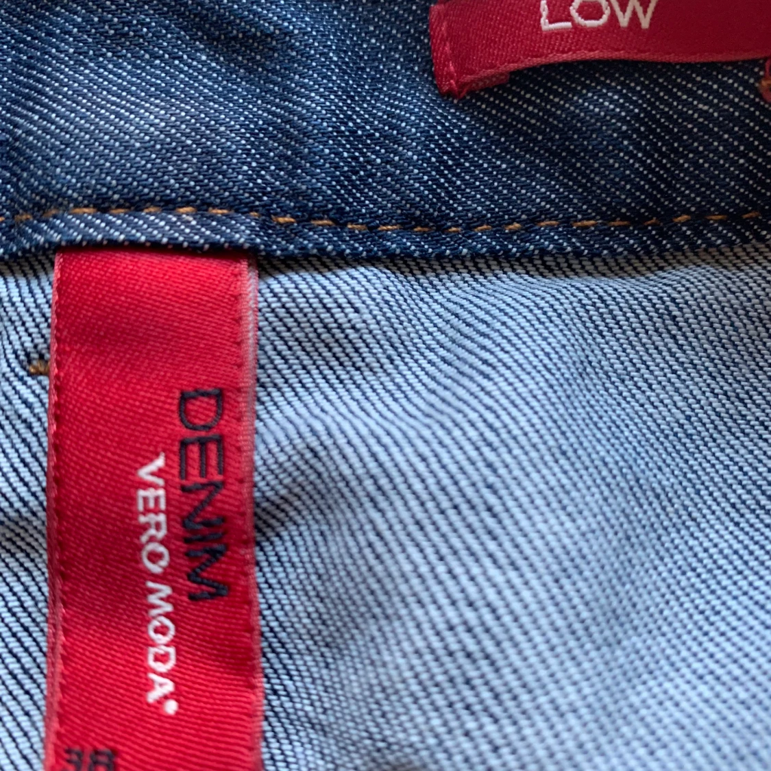 Knälång jeans kjol Vero Moda - 90