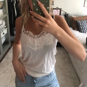 Skönt linne som inte kommer till användning längre! 🦋Köparen står för frakten🦋Paketpris kan alltid fixas!🦋 - Vitt linne som inte kommer till användning 