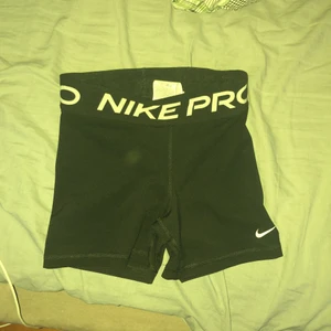 Nike shorts - XS