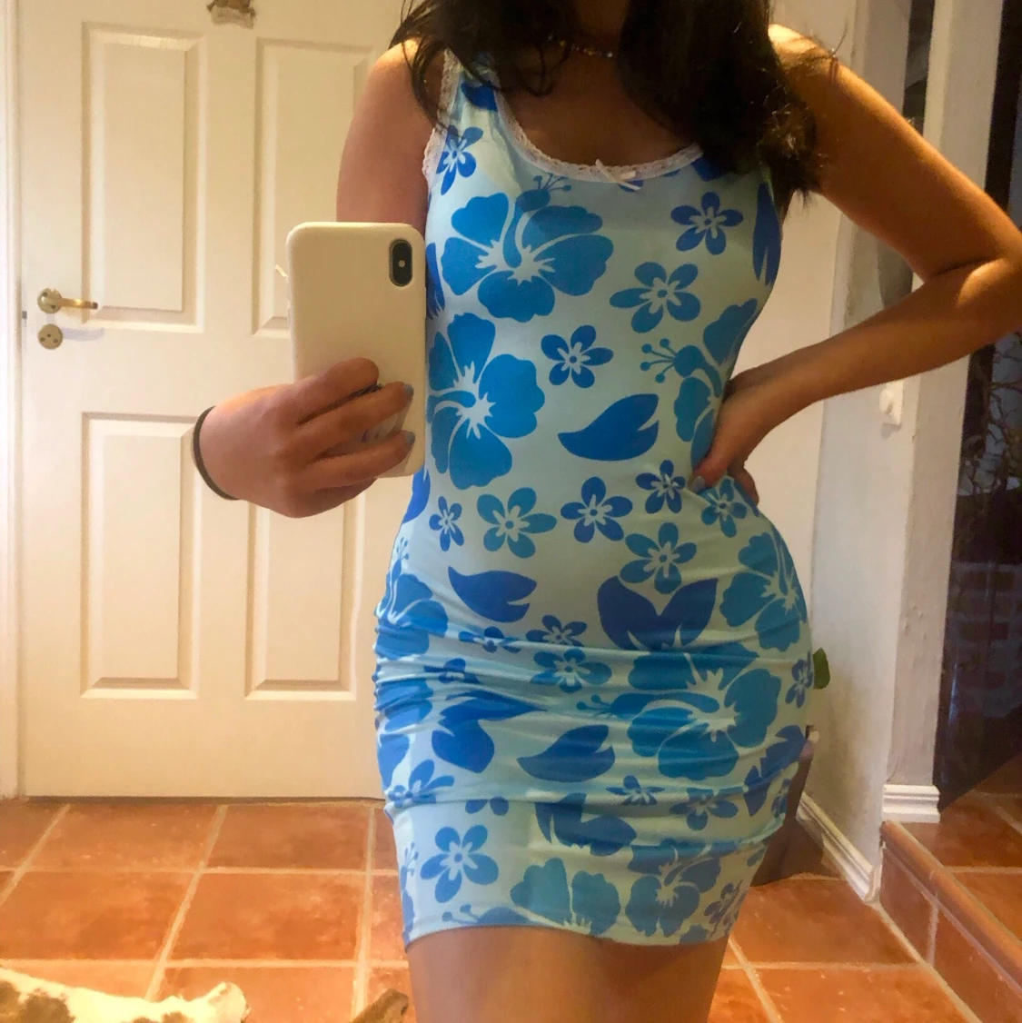 Hibiskusklänning - 90