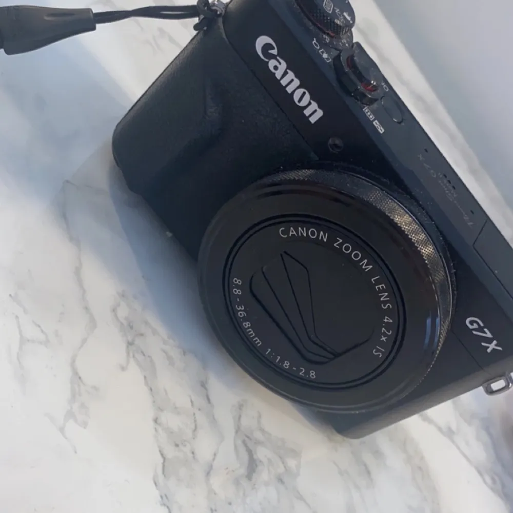Säljer en Canon G7x kamera då den ej kommer till användning. Aldrig använt är praktiskt taget som ny. Ny pris 6000 kr. Övrigt.