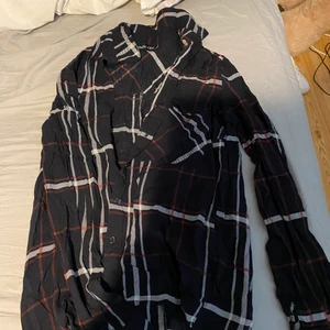 Skjorta - Vanlig skjorta 